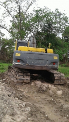 รถแบคโฮ volvoรุ่น210 ระยะการใช้งาน 5-6ปี รถแบคโฮ volvoรุ่น210 ระยะการใช้งาน 5-6ปี