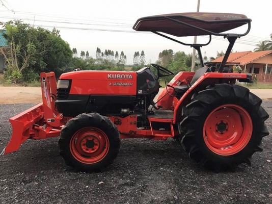 ขายรถไถคูโบต้า L4508DI4WD2เพลา ใช้งาน 1,133 ชั่วโมง รถใช้ในไร่เดิมๆสวยๆค่ะ พร้อมชุดอุปกรณ์ใบมีดหน้าและผานพรวน ราคา 298,000 บาท พร้อมส่งฟรีถึงบ้าน โทรสอบถามได้เลยค่ะ 081-9136451 ขอดูรูปทาง Line:Bow6451  เครื่องดี เกียร์ดี ยางดีทั้ง 4 เส้น ตรวจเชคเรียบร้อยค