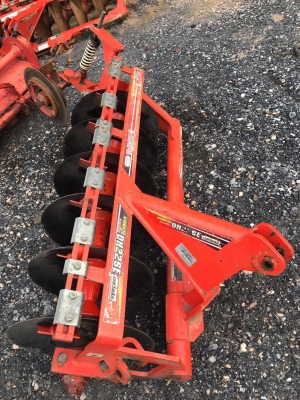 ขายรถไถคูโบต้า L4508DI4WD2เพลา ใช้งาน 1,133 ชั่วโมง รถใช้ในไร่เดิมๆสวยๆค่ะ พร้อมชุดอุปกรณ์ใบมีดหน้าและผานพรวน ราคา 298,000 บาท พร้อมส่งฟรีถึงบ้าน โทรสอบถามได้เลยค่ะ 081-9136451 ขอดูรูปทาง Line:Bow6451  เครื่องดี เกียร์ดี ยางดีทั้ง 4 เส้น ตรวจเชคเรียบร้อยค