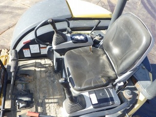 KOMATSU - PC40MR-2 KOMATSU - PC40MR-2