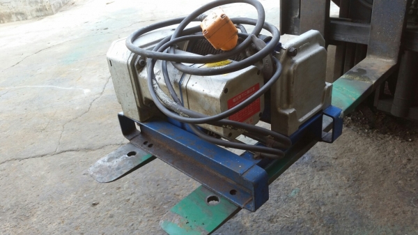 ขายครับกว้านสลิง 1 t.  japan 220 v ไฟบ้าน