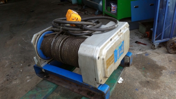 ขายครับกว้านสลิง 1 t. japan 220 v ไฟบ้าน ขายครับกว้านสลิง 1 t. japan 220 v ไฟบ้าน