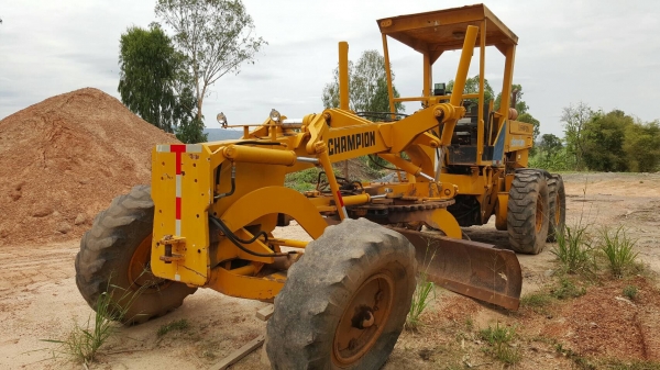 ขาย รถเกรด CHAMPION 710A เอกสารใบซื้อขาย เครื่องดี ปั้มดี ราคาต่อรองได้ครับ ขาย รถเกรด CHAMPION 710A เอกสารใบซื้อขาย เครื่องดี ปั้มดี ราคาต่อรองได้ครับ