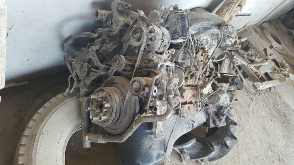 ขาย เครื่อง HINO P11C 320 แรงม้า มีใบคุมเครื่อง อุปกรณ์มีตามที่ลงประกาศ เครื่องหลวมมีไอ ขายตามสภาพนะครับ