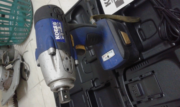 บ็อกแบตKOBE 14.4 v.ขันล้อรถได้สบาย กล่องเก็บได้สะดวก บ็อกแบตKOBE 14.4 v.ขันล้อรถได้สบาย กล่องเก็บได้สะดวก