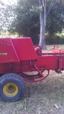 เครื่องอัดฟาง นิวฮอลแลนด์ 276