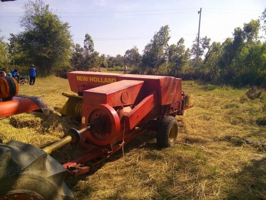 เครื่องอัดฟาง นิวฮอลแลนด์ 276