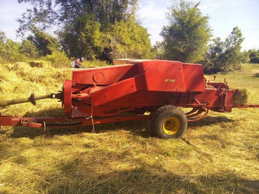 เครื่องอัดฟาง นิวฮอลแลนด์ 276