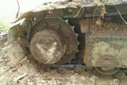 ขาย 195,000 HITACHI EX 30-3  เครื่องดี ปั้มแรง โช่(เปลียนใหม่ 2 ข้าง )  เอกสารชื้อขาย รถอยู่ จ. ร้อยเอ็ด  090-772-3710 090-772-3708