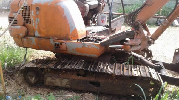 ขาย 195,000 HITACHI EX 30-3  เครื่องดี ปั้มแรง โช่(เปลียนใหม่ 2 ข้าง )  เอกสารชื้อขาย รถอยู่ จ. ร้อยเอ็ด  090-772-3710 090-772-3708