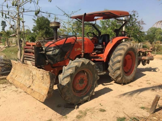 ขาย 345,000KUBOTA M7040 ปี 52 เครื่องดี เกียร์ดี. (ใบมีด หาง 7) เอกสารเล่มทะเบียน  รถอยู่ จ.ยโสธร  090-772-3710 090-772-3708