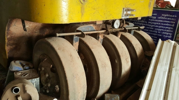 ขาย รถบดล้อยาง 11 ล้อ พร้อมใช้งาน เครื่องดี ระบบปั้มน้ำครบ ยางดีทั้งหมด เอกสารใบซื้อขาย