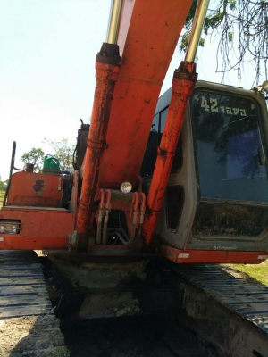 ขายรถขุดแบ็คโค HITACHI EX200-1สภาพเดิมสวย ช่วงล่างดีเอวแน่นเครื่องเดิมปั๊มเดิม