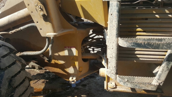 ขาย รถตัก KOMATSU WA100-3E Serial 63187 รถออกห้างมือเดียว ระบบไฟครบ เครื่องดี ปั้มดี ทำงานคล่องตัว เอกสารใบอินวอยซ์ ราคาต่อรองได้ครับ