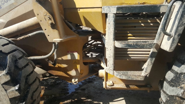 ขาย รถตัก KOMATSU WA100-3E Serial 63187 รถออกห้างมือเดียว ระบบไฟครบ เครื่องดี ปั้มดี ทำงานคล่องตัว เอกสารใบอินวอยซ์ ราคาต่อรองได้ครับ