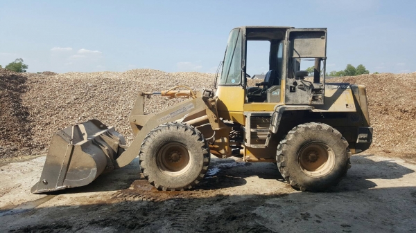 ขาย รถตัก KOMATSU WA100-3E Serial 63187 รถออกห้างมือเดียว ระบบไฟครบ เครื่องดี ปั้มดี ทำงานคล่องตัว เอกสารใบอินวอยซ์ ราคาต่อรองได้ครับ