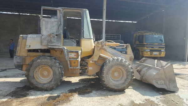 ขาย รถตัก KOMATSU WA100-3E Serial 63187 รถออกห้างมือเดียว ระบบไฟครบ เครื่องดี ปั้มดี ทำงานคล่องตัว เอกสารใบอินวอยซ์ ราคาต่อรองได้ครับ