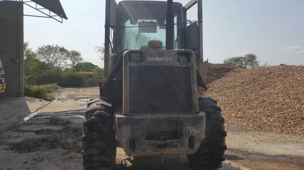 ขาย รถตัก KOMATSU WA100-3E Serial 63187 รถออกห้างมือเดียว ระบบไฟครบ เครื่องดี ปั้มดี ทำงานคล่องตัว เอกสารใบอินวอยซ์ ราคาต่อรองได้ครับ