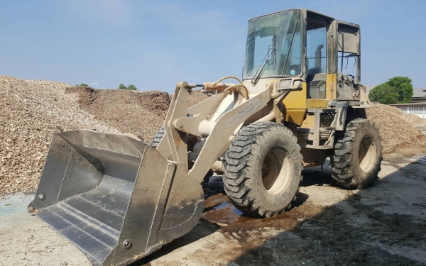 ขาย รถตัก KOMATSU WA100-3E Serial 63187 รถออกห้างมือเดียว ระบบไฟครบ เครื่องดี ปั้มดี ทำงานคล่องตัว เอกสารใบอินวอยซ์ ราคาต่อรองได้ครับ