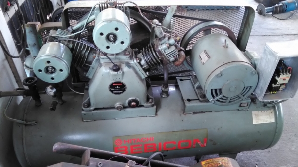 **ขายถูกๆ ปั้มลมมือสองจากญี่ปุ่น** HITACHI-BEBICON 10 แรง ถัง230ลิตร ทดสอบเรียบร้อย ทุกระบบทำงานได้ดีมากๆ นิ่งๆเงียบๆพร้อมใช้งานครับ