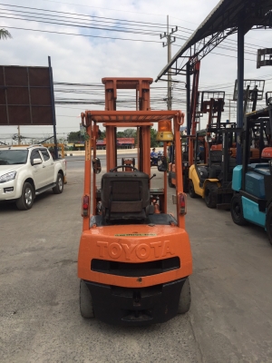 TOYOTA 4FG15 เครื่องเบนซิล เกียร์ธรรมดา เสาสูง6เมตร สนใจติดต่อ083-062-0223(ปอน)