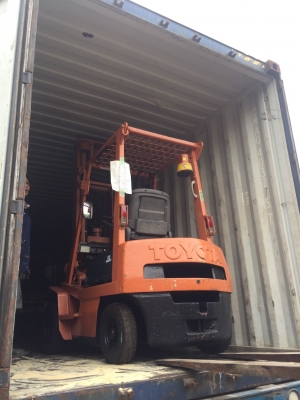 TOYOTA 4FG15 เครื่องเบนซิล เกียร์ธรรมดา เสาสูง6เมตร สนใจติดต่อ083-062-0223(ปอน)