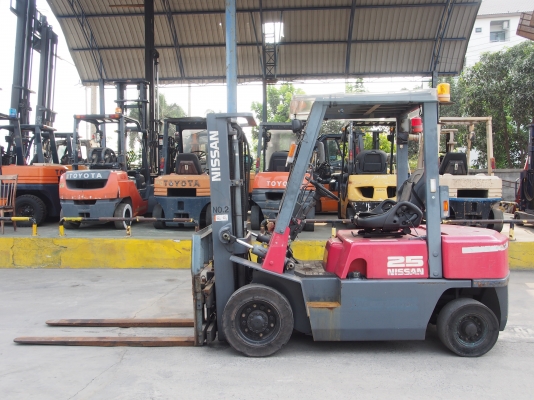 NISSAN J02A25 เครื่องเบนซิล เกียร์ออโต้ เสาสูง3เมตร สนใจติดต่อ 083-062-0223(ปอน)