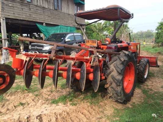 ขายคูโบต้า 4508DT พร้อมเล่มรถมือเดียวออกห้าง สีสันเดิมทั้งคัน อุปกรณ์ ดันหน้า+ผานพรวน 6  เบิกใหม่ตราช้าง ติดคราด ใช้กันยาวๆ