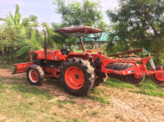 ขายคูโบต้า 4508DT พร้อมเล่มรถมือเดียวออกห้าง สีสันเดิมทั้งคัน อุปกรณ์ ดันหน้า+ผานพรวน 6  เบิกใหม่ตราช้าง ติดคราด ใช้กันยาวๆ