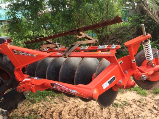 ขายคูโบต้า 4508DT พร้อมเล่มรถมือเดียวออกห้าง สีสันเดิมทั้งคัน อุปกรณ์ ดันหน้า+ผานพรวน 6  เบิกใหม่ตราช้าง ติดคราด ใช้กันยาวๆ