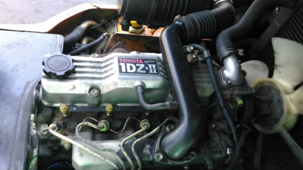 รถยกโตโยต้ารุ่น 7 ยก 1.5 ตัน เสาสูง 3 เมตร เกียร์ธรรมดา เครื่องดีเซล