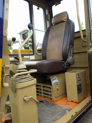 ขายค่ะ KOMATSU  PC60-5  รถสวยสภาพดี  ทำสี  พร้อทใช้  เอกสารอินวอยครบ  ลองระบบกันได้ทุกวัน  โทร  089-3818694  ดวงนภา