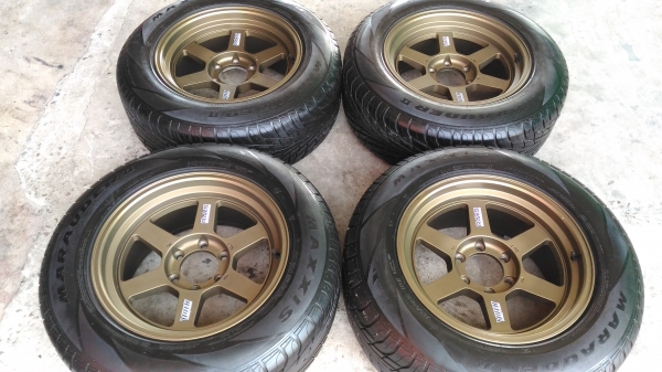 ขายล้อหล่อ te37 ขอบ 18 กว้าง 9 ออฟ 0 + maxxis 265/60/18 ปี 15 สวยมากครับ