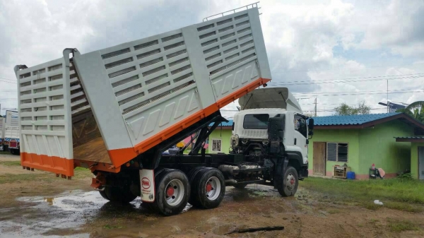 ขายรถสิบล้อดัมพ์ ISUZU เครื่อง 360 แรง ปี 53 กระบะดัมพ์สามมิตร มีระบบลากพ่วง ทะเบียนพร้อม ขายรถสิบล้อดัมพ์ ISUZU เครื่อง 360 แรง ปี 53 กระบะดัมพ์สามมิตร มีระบบลากพ่วง ทะเบียนพร้อม