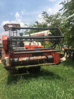 ขายรถเกี่ยวข้าว DC 68G