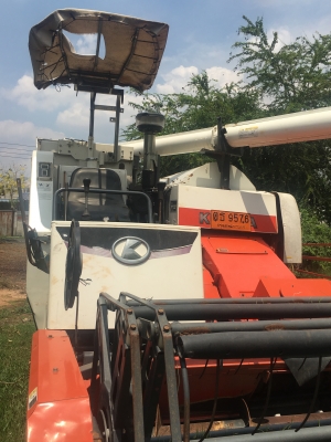 ขายรถเกี่ยวข้าว DC 68G