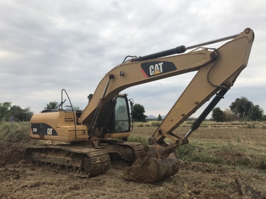 Cat 320D Japan รถออกใหม่ป้ายแดงมา สภาพพร้อมใช้งาน