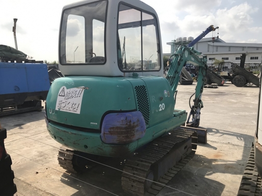 Komatsu PC20-7E ตู้เก๋ง + หัวกระแทกและบุ้งกี๋จากญี่ปุ่น