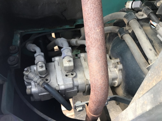 Komatsu PC20-7E ตู้เก๋ง + หัวกระแทกและบุ้งกี๋จากญี่ปุ่น