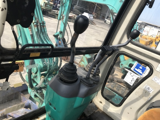 Komatsu PC20-7E ตู้เก๋ง + หัวกระแทกและบุ้งกี๋จากญี่ปุ่น