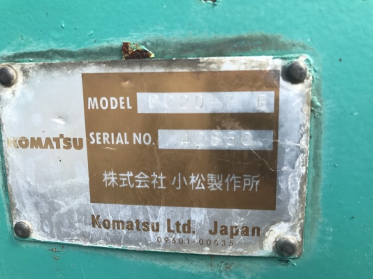 Komatsu PC20-7E ตู้เก๋ง + หัวกระแทกและบุ้งกี๋จากญี่ปุ่น