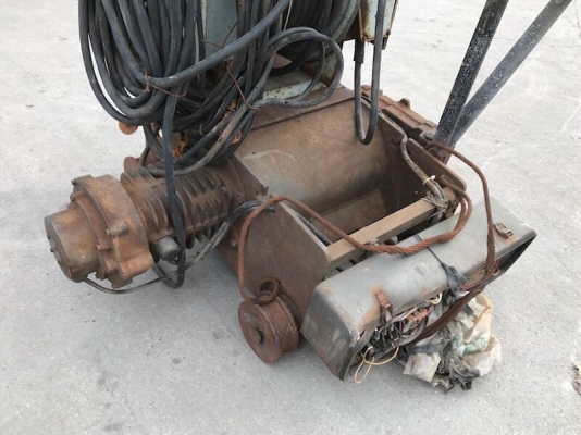 รอกไฟฟ้า ยี่ห้อMisubishi วิ่งบนราง 4ทิศทาง