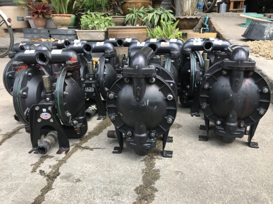 ( เหลือ 8 ตัวครับ )ขายปั้มไดอะแฟรม Aro made in USA ขนาด 1นิ้ว สภาพสวยมาก พร้อมใช้งาน มี 11ตัวครับ