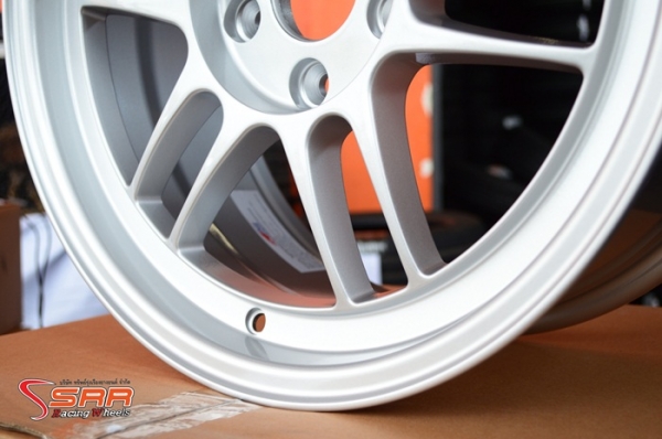 RPF1 ขอบ17X8 5H114.3 สีSILVER งานAutooptions RPF1 ขอบ17X8 5H114.3 สีSILVER งานAutooptions