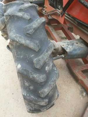 M6040 ปี 53 ใช้งานน้อยเล่มพร้อมโอนอุปกรณ์ใบดันฐานหลัง