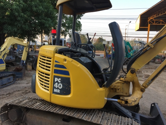 ขายรถขุด KOMATSU PC40MR-2 รุ่นใหม่ ราคาไม่แพง สภาพพร้อมใช้งาน ขายตามสภาพ เอกสารอินวอย สัญญาซื้อขาย