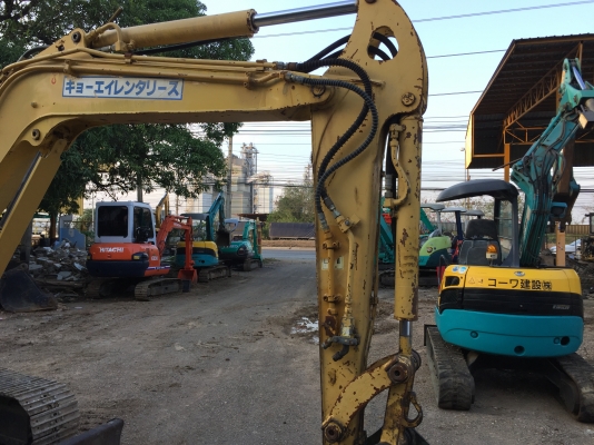 ขายรถขุด KOMATSU PC40MR-2 รุ่นใหม่ ราคาไม่แพง สภาพพร้อมใช้งาน ขายตามสภาพ เอกสารอินวอย สัญญาซื้อขาย