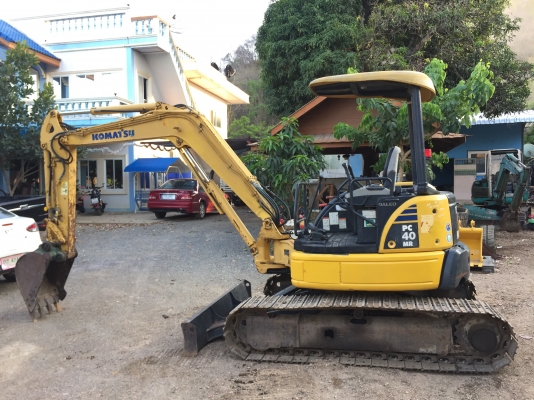 ขายรถขุด KOMATSU PC40MR-2 รุ่นใหม่ ราคาไม่แพง สภาพพร้อมใช้งาน ขายตามสภาพ เอกสารอินวอย สัญญาซื้อขาย
