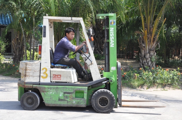 ขายFORKLIFT NISSAN FG20 สุดสวย(2ตัน) เสาฟรูฟรี้4.7เมตร สวยเดิมจากญี่ปุ่น ยังไม่เคยใช้ในไทย 145,000เท่านั้น!!