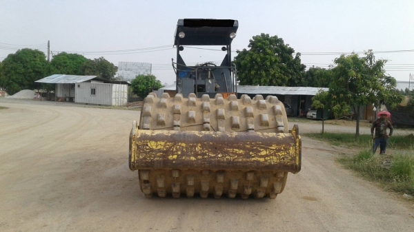 รถบดล้อหนาม BOMAG BW211D-3 ราคา 1,200,000 บาท